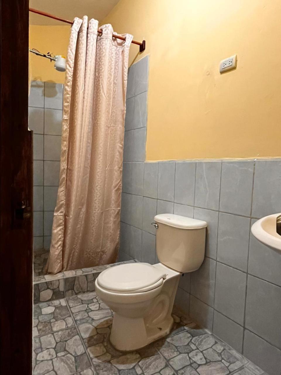 Hotel Canaan La Aurora Guatemala City Exterior photo